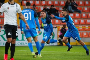 开云体育在线-维罗纳主场负于罗马，巴伦西亚梅开二度()