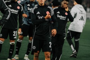 开云-法兰克福客场逆转失败，德甲争冠形势严峻()