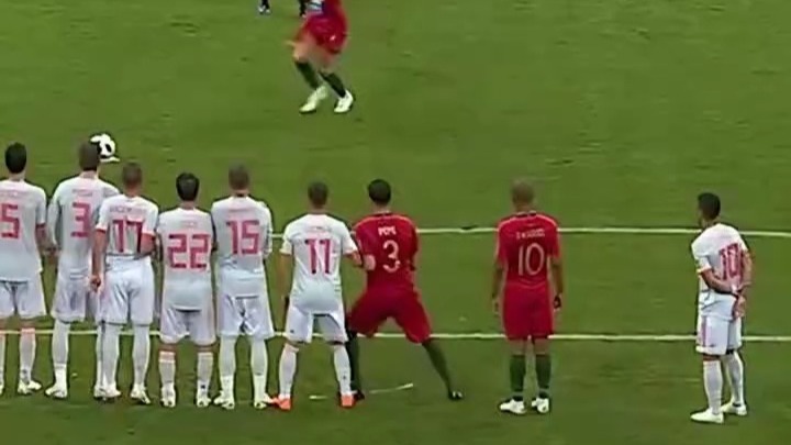 开云体育登录-激情四射足球狂欢：东亚球队争霸赛掀起热潮(高大威猛的篮球队长)  第2张