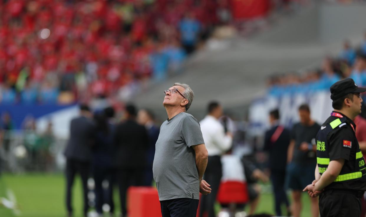 开云中国-罗马主教练遭遇执教危机，球迷呼吁换帅()  第2张